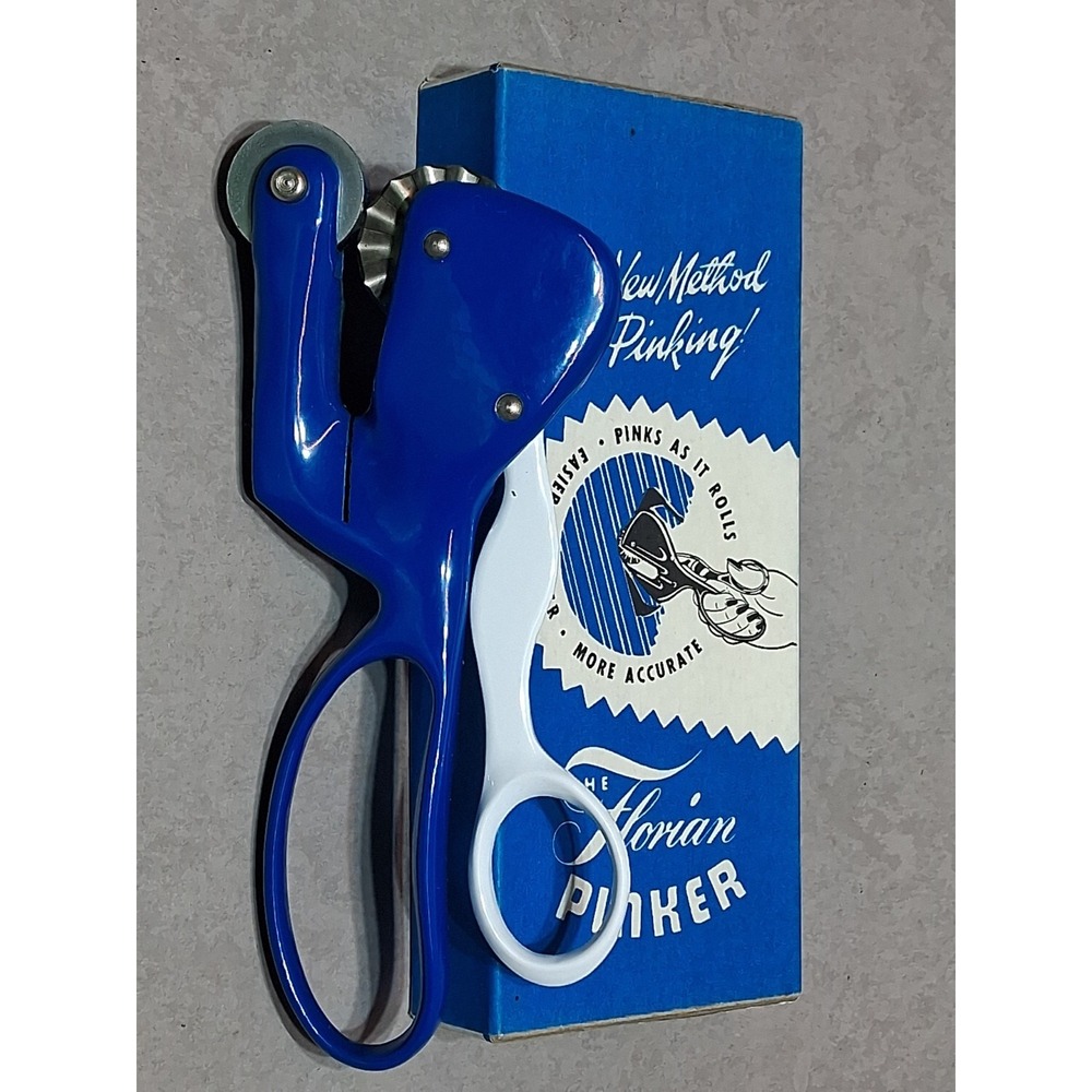 VTG Florian "The Florian Pinker" Pinking Shears USA Pinks As It Rolls